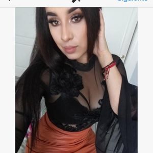 Meet your Posher, Estefania